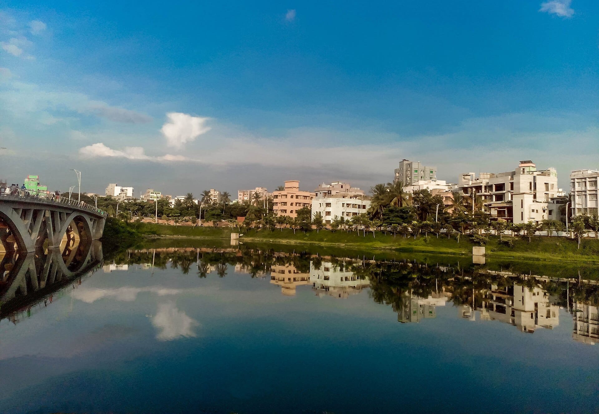 View of Hatirjheel near Moghbazar